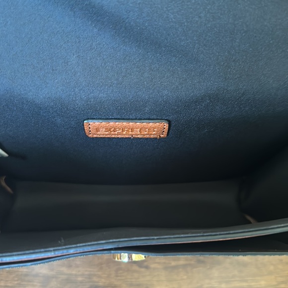 Express - Picture 6 of 9